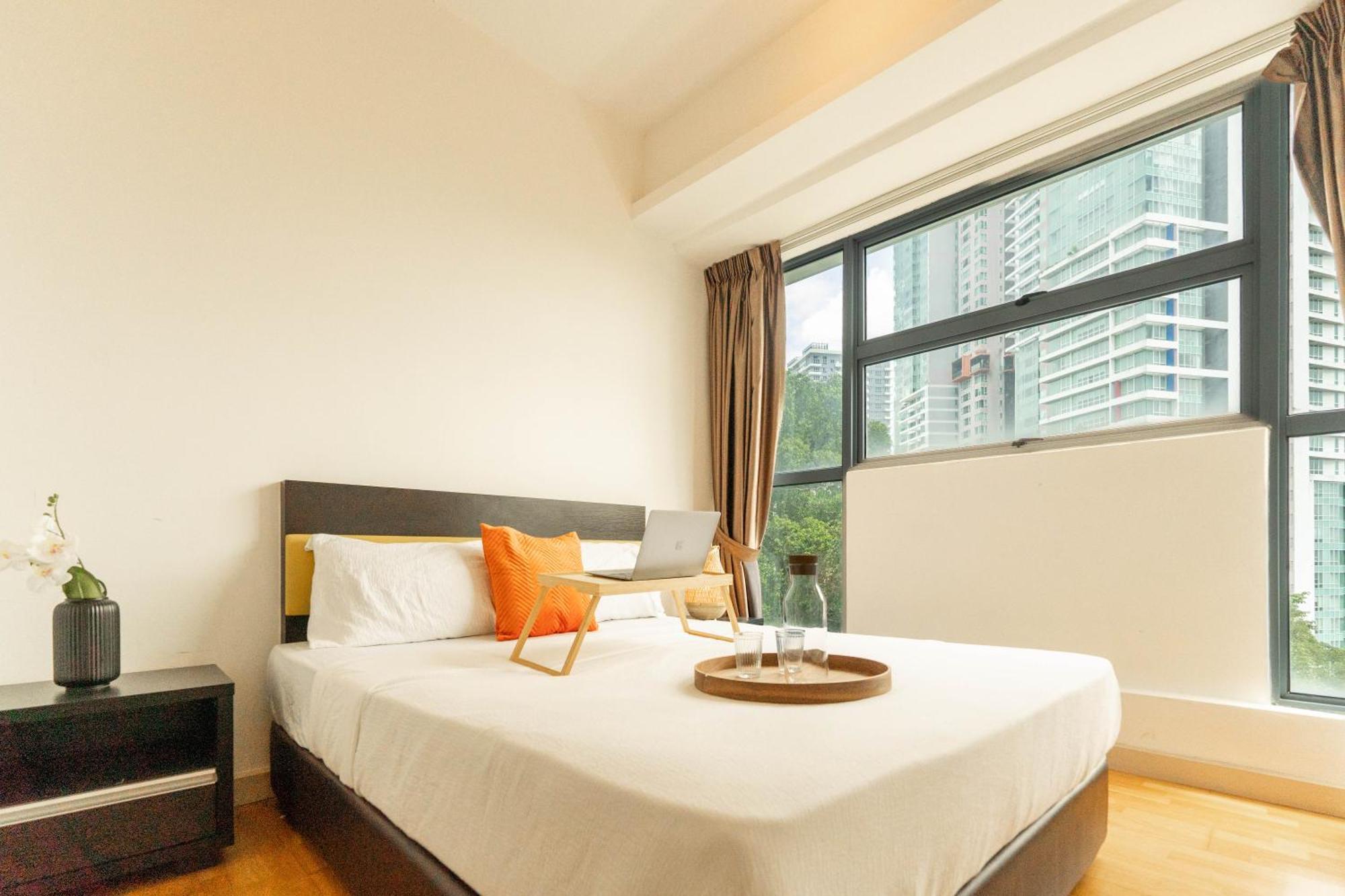 Suasana By The Pureloft Apartment